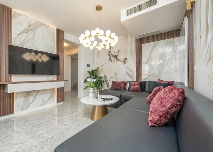 Optasia Sky Apartman *